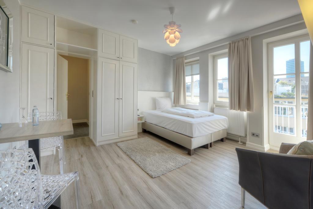 Living Am Carlsplatz Aparthotel Dusseldorf